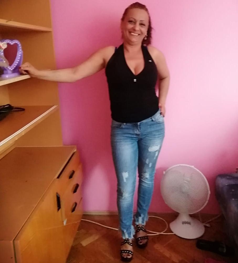 25P HUN-MAGYAR GYPSY SEXY MILF 75 MOM AT DAY WHORE AT NIGHT