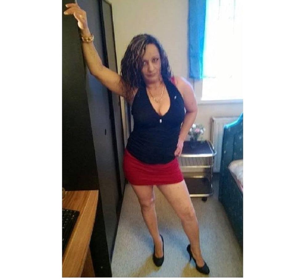 25P HUN-MAGYAR GYPSY SEXY MILF 75 MOM AT DAY WHORE AT NIGHT