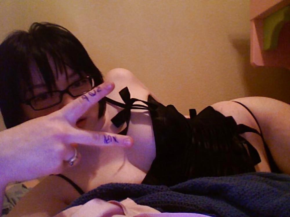 19P Cute Face Busty Emo Girl