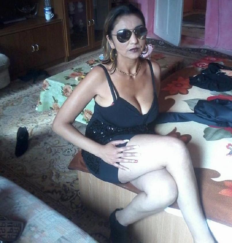 25P ROU ROMANIAN GYPSY MILFS 69 THE HOTTEST GYPSY MOM EVER