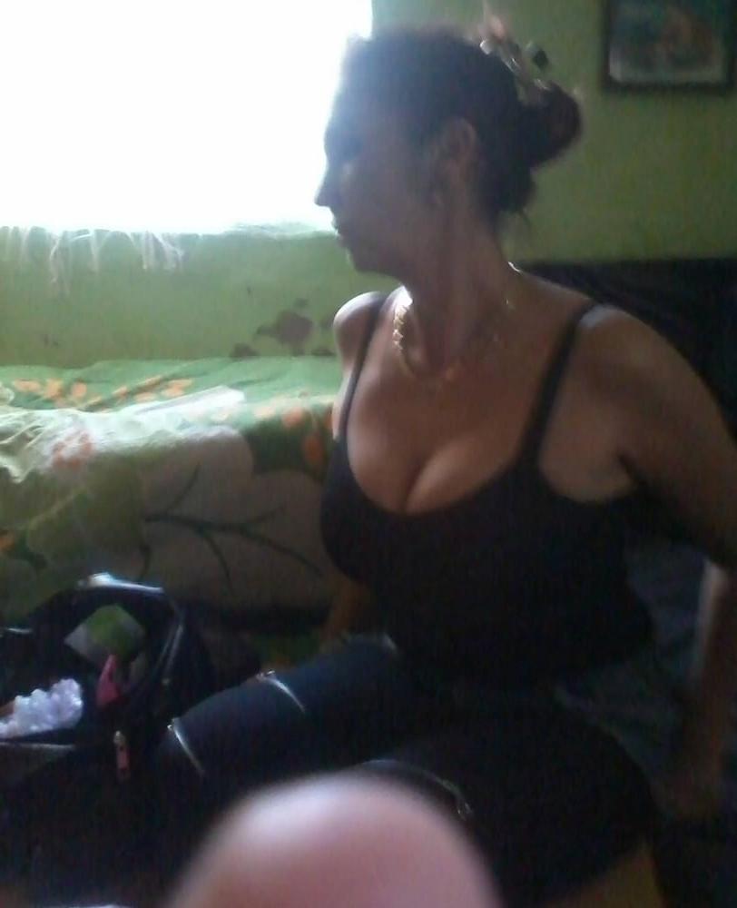 25P ROU ROMANIAN GYPSY MILFS 69 THE HOTTEST GYPSY MOM EVER