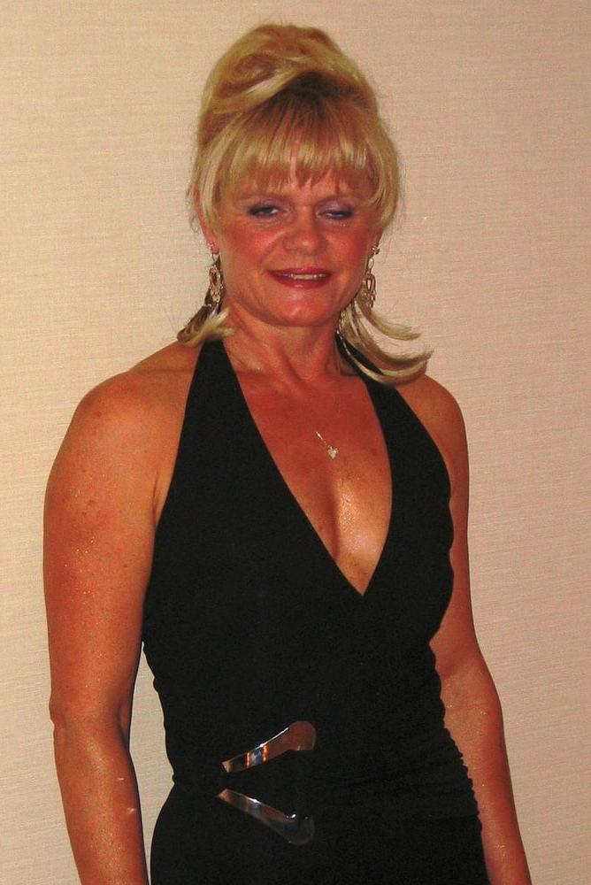 25P 4. Mature GMILF in Calif. shared