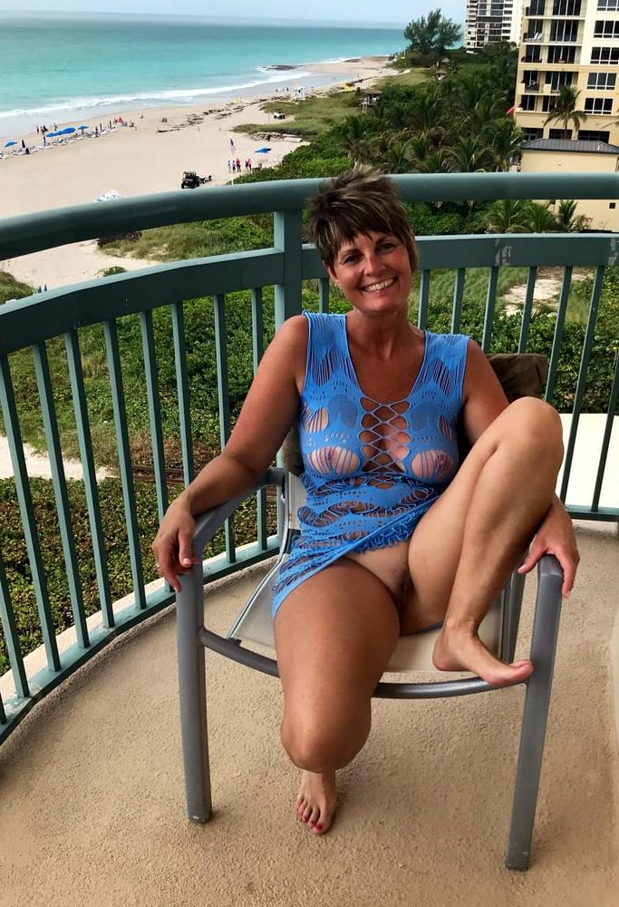 25P Mature Wives 152
