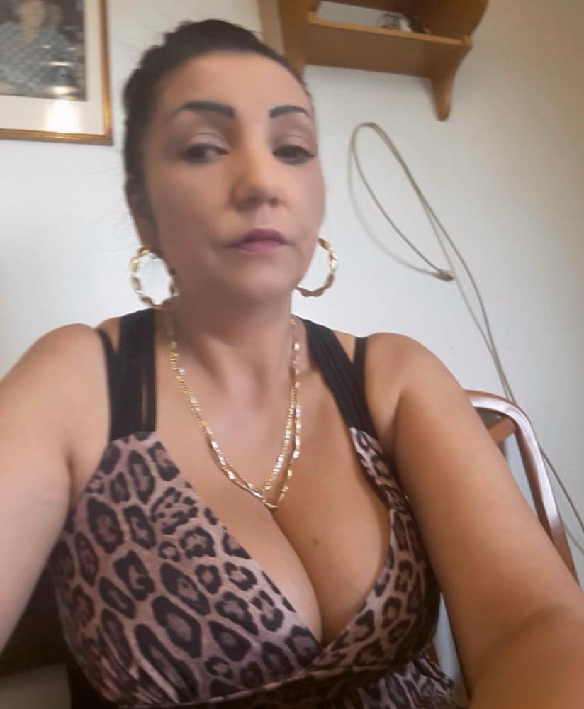 25P ROU ROMANIAN GYPSY MILFS 69 THE HOTTEST GYPSY MOM EVER 2