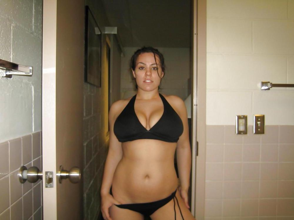 25P TEEN WITH BIG BOOBS POSES