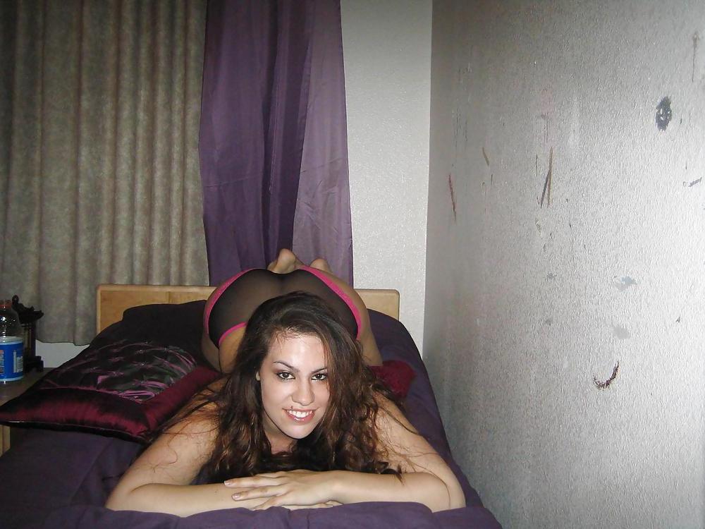 25P TEEN WITH BIG BOOBS POSES
