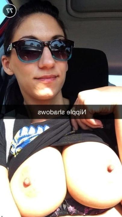 25P That's what she posted 26 (Selfie in English)