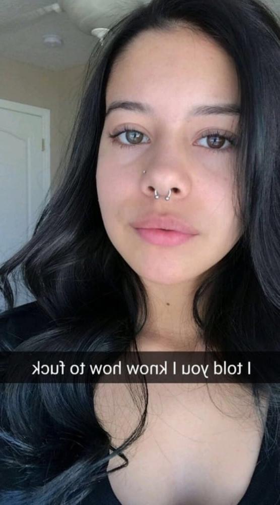 25P That's what she posted 26 (Selfie in English)