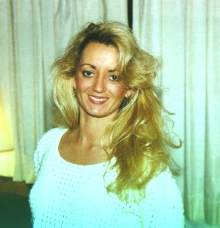 25P Lisa - Your Slut Mom in the 80s