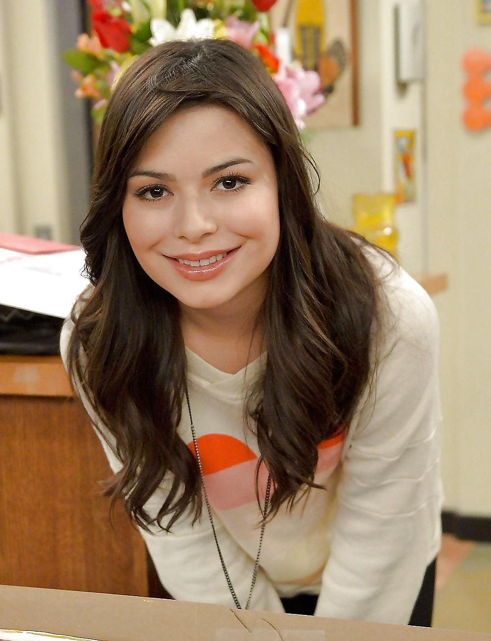 25P Miranda Cosgrove