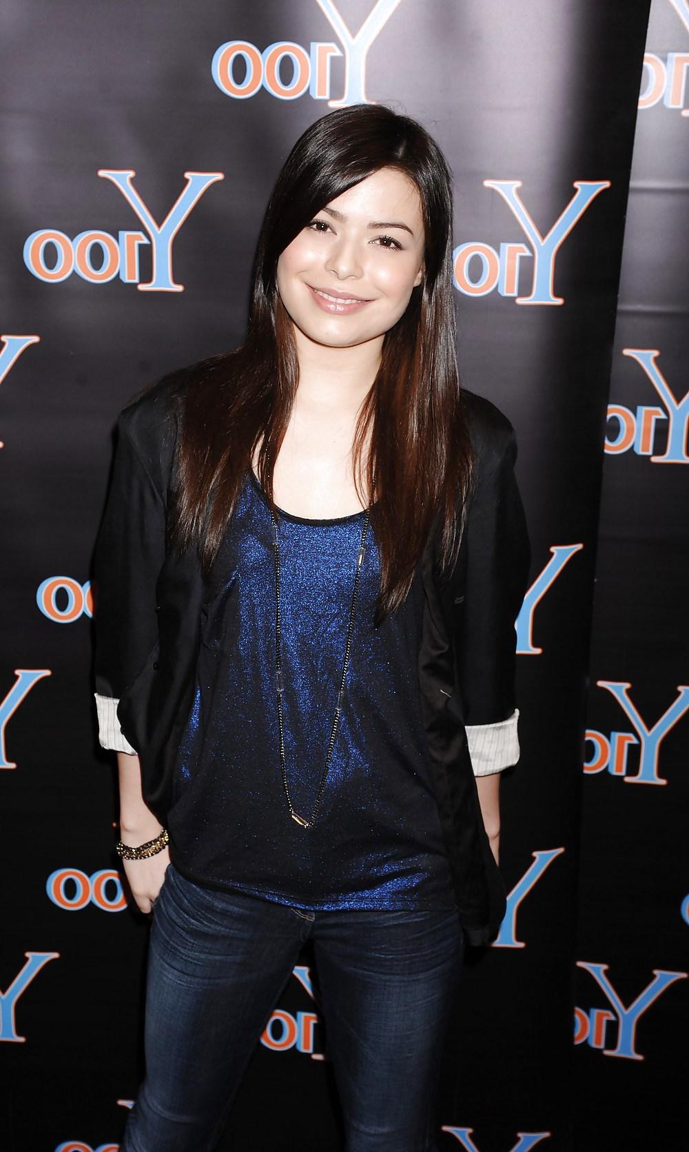 25P Miranda Cosgrove