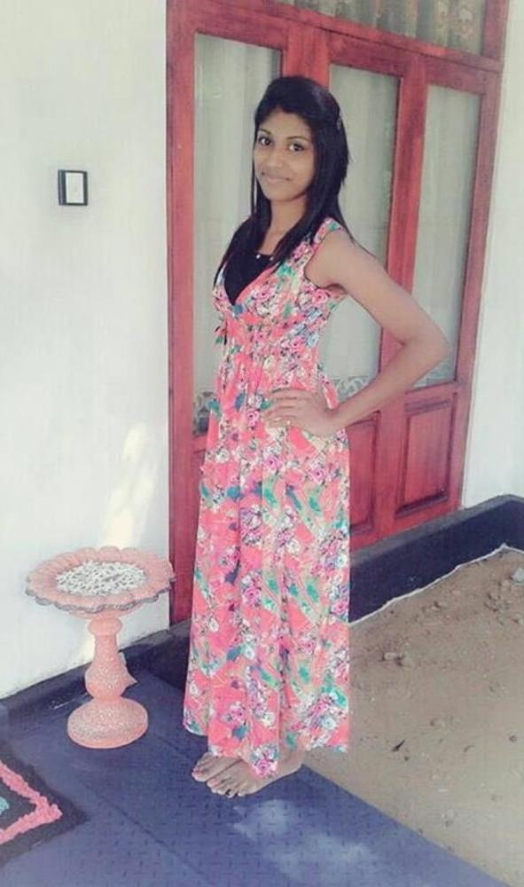 13P Sri Lanka Hot Girl 4