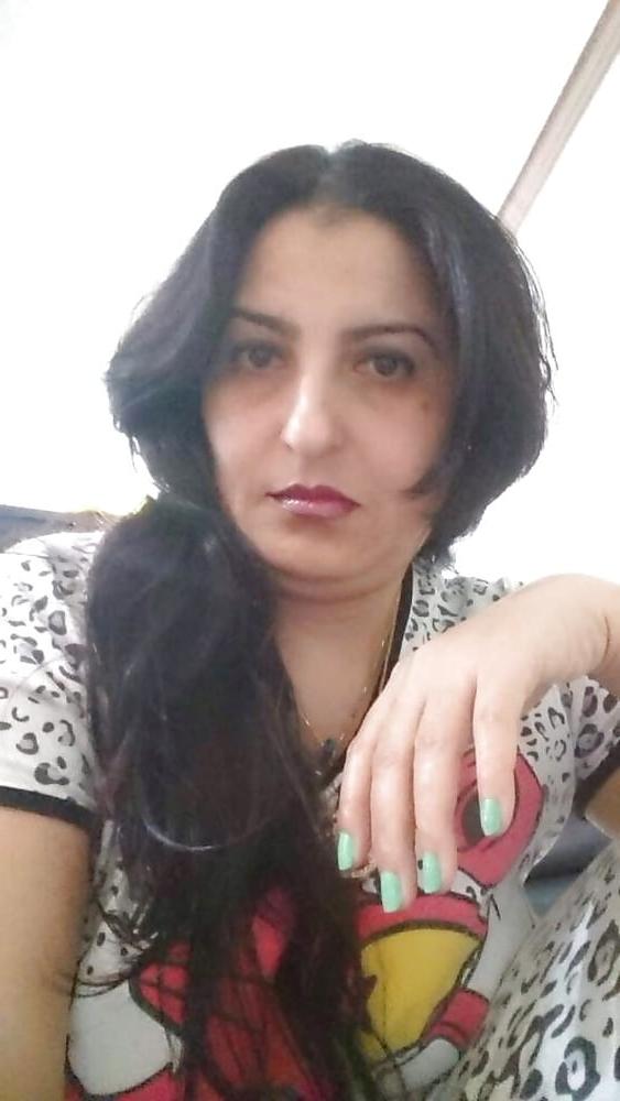 25P Sexy mom