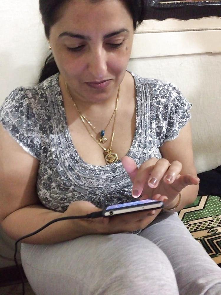 25P Sexy mom