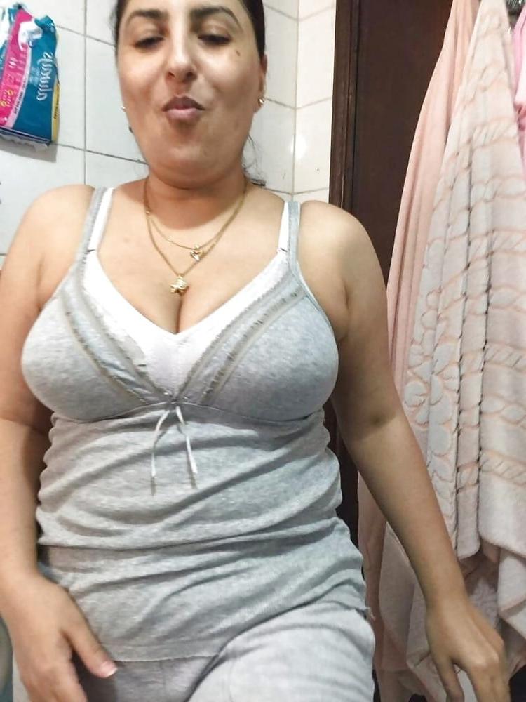 25P Sexy mom