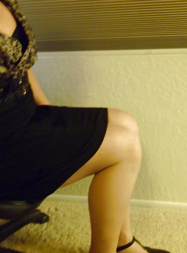 21P CrossDresser - Here are my legs!