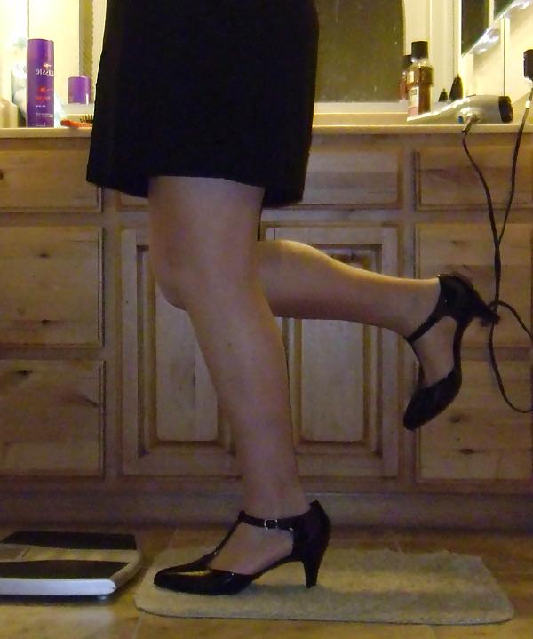 21P CrossDresser - Here are my legs!