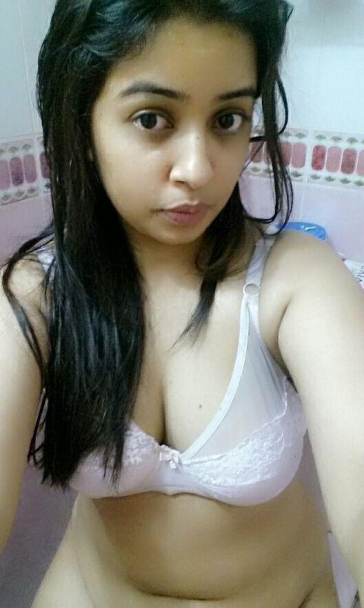 17P Hot sexy desi IT girl big boobs indian leaked with bf (110)