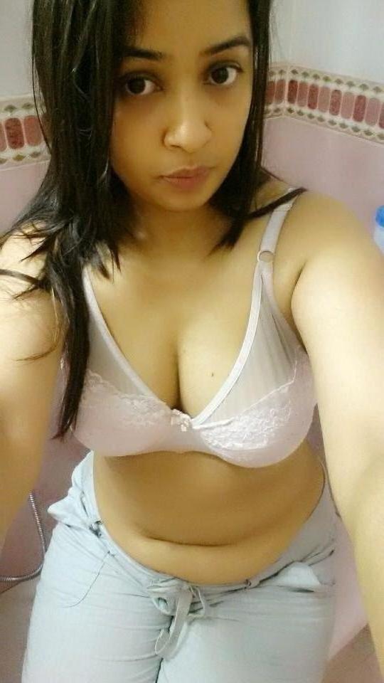 17P Hot sexy desi IT girl big boobs indian leaked with bf (110)
