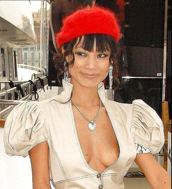 25P Beautiful Celebs Nipslip 4  by Voyeur TROC
