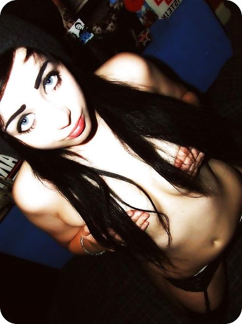 25P Emo girl #11