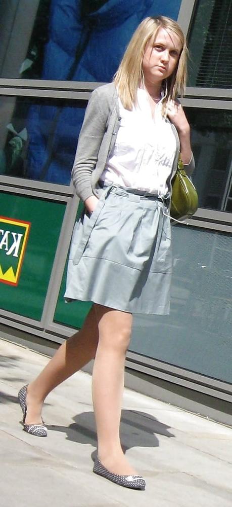 25P street nylons 2