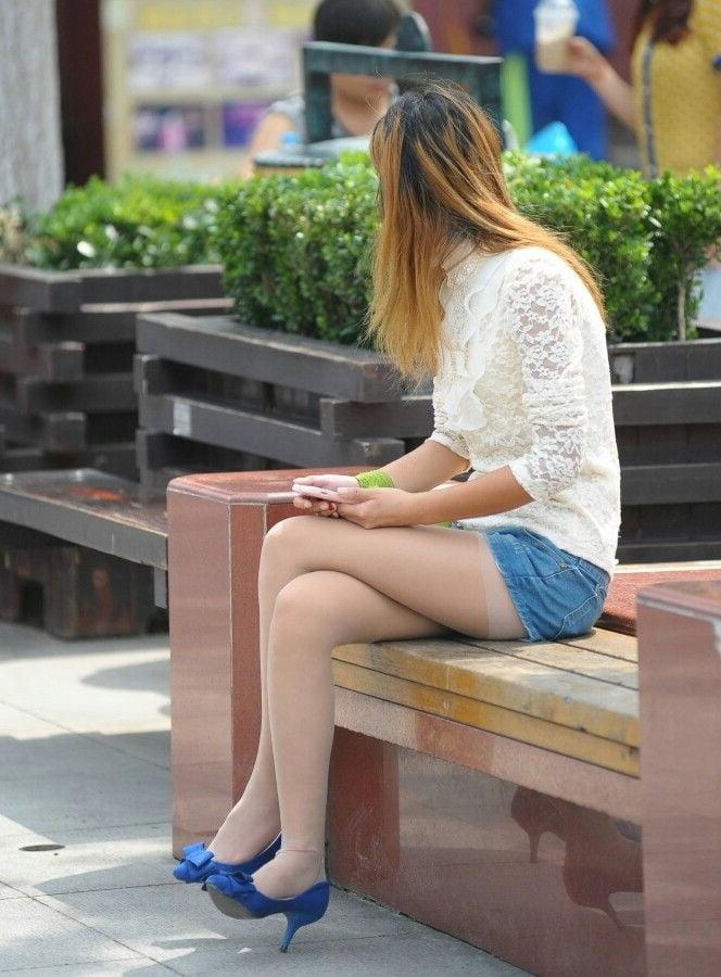25P street nylons 2