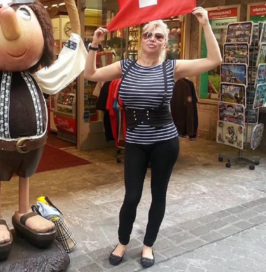 25P ROU ROMANIAN MILFS 67 SLUT MOM IS A ESCORT IN THE US