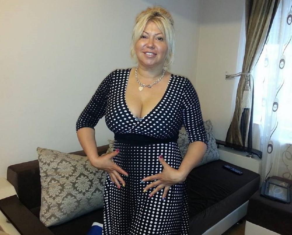 25P ROU ROMANIAN MILFS 67 SLUT MOM IS A ESCORT IN THE US