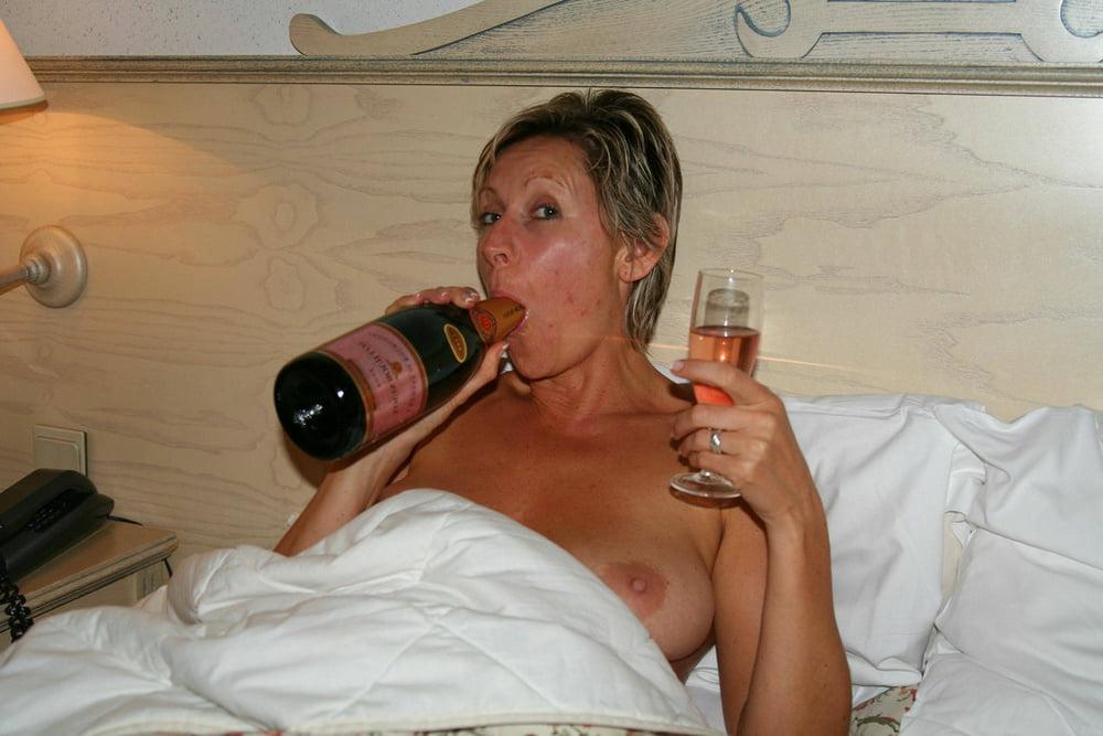 25P Marvelous blonde mature 3