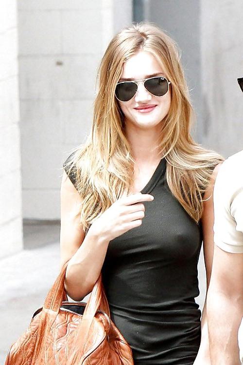 25P Beautiful Celebs Pokies 2 by TROC