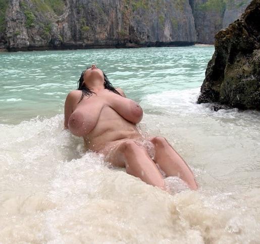 12P Eden Mor  Big Boobs