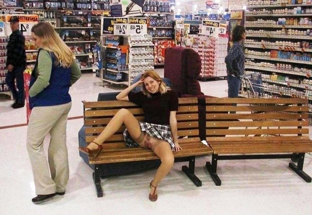 10P Store Whores 028