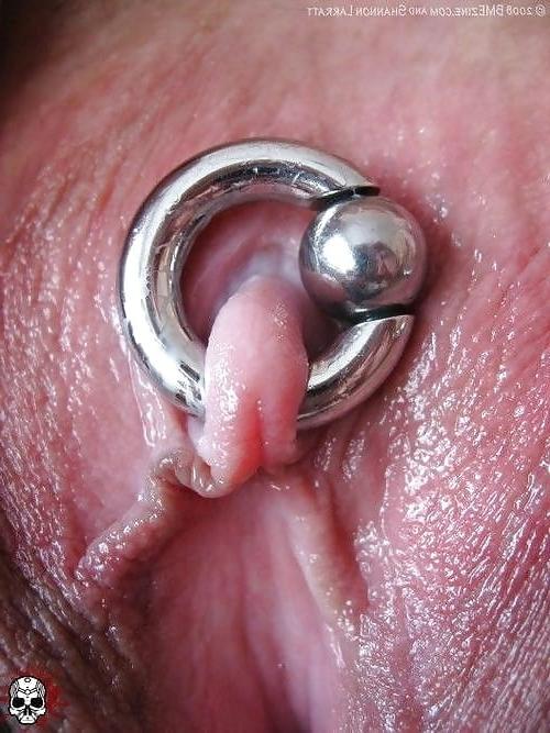 20P Pierced pussy 01