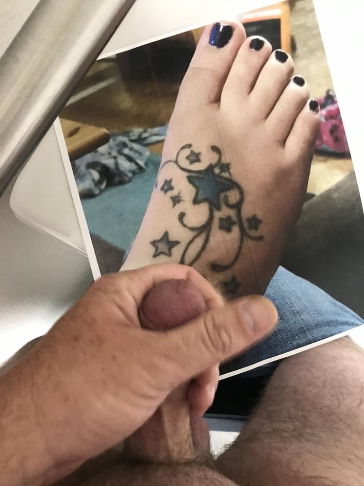 8P Cum for adram89 sexy feet.