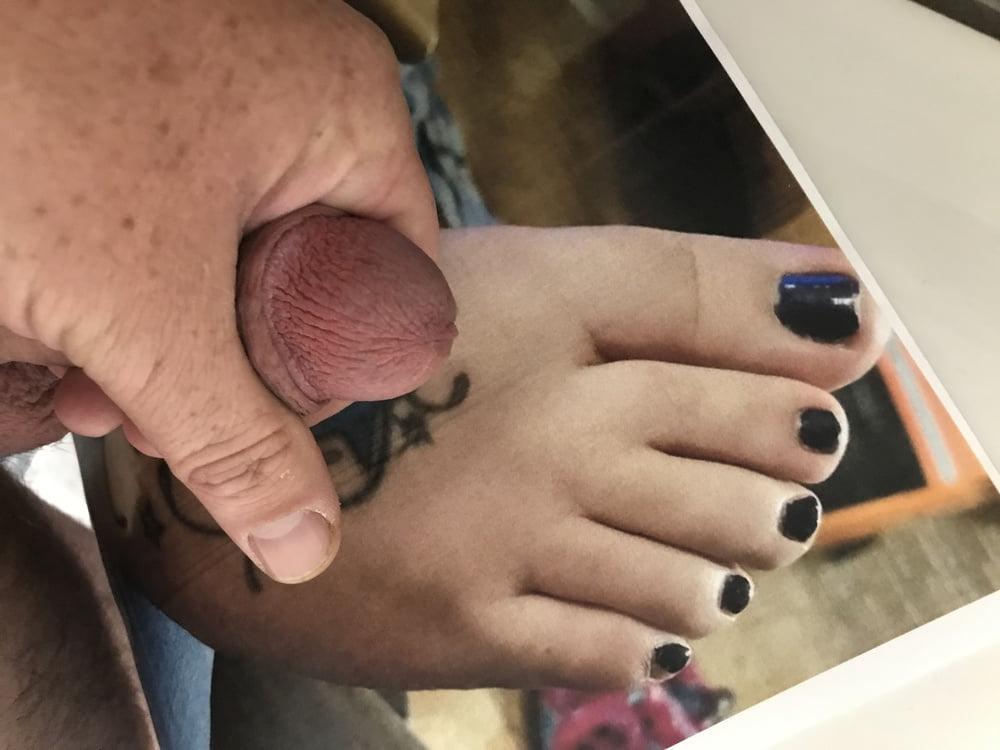 8P Cum for adram89 sexy feet.