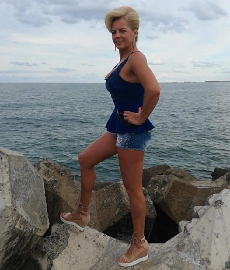 24P ROU ROMANIAN MILFS 58 MOM IS A HORNY TITS MONSTER