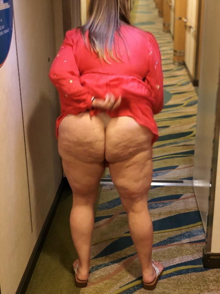 25P BIG HUGE WHITE BOOTY 2