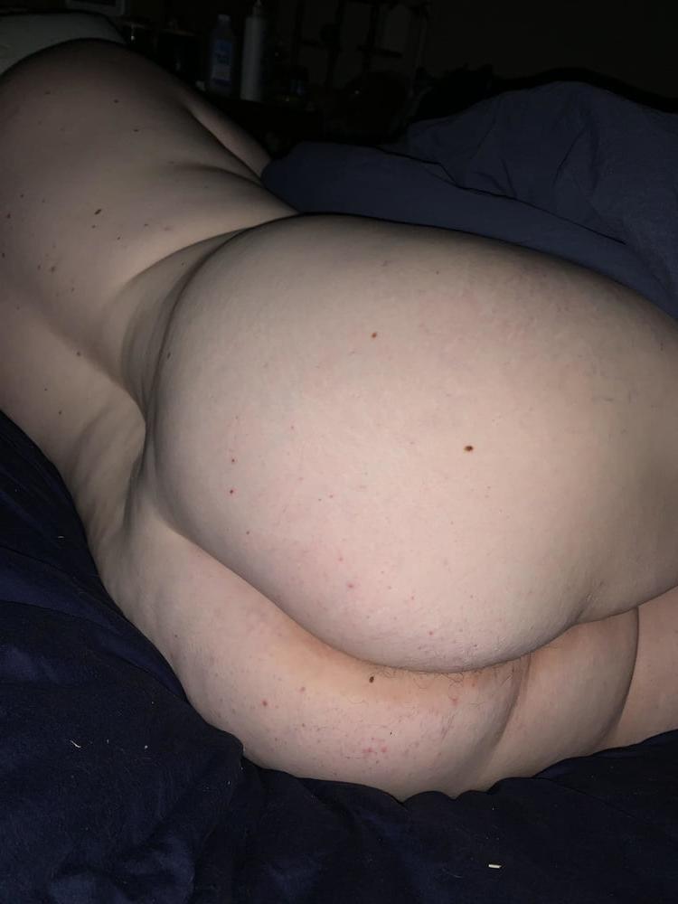 25P BIG HUGE WHITE BOOTY 2
