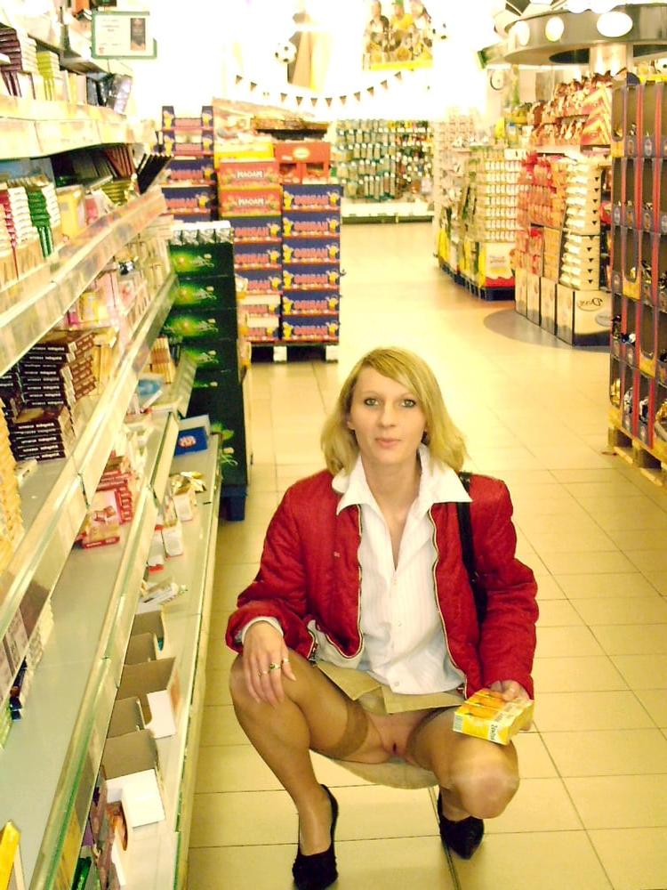 10P Store Whores 029