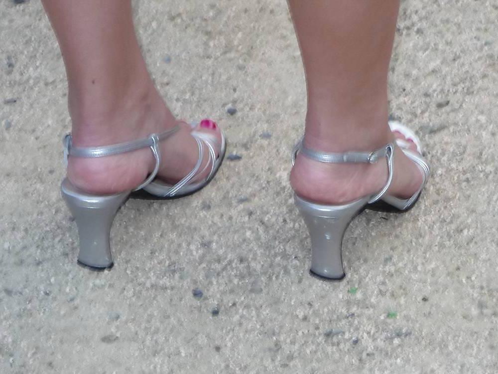 14P Japanese Candids - Feet on the Street 18