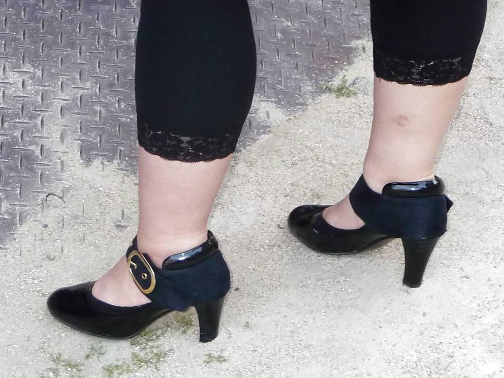 14P Japanese Candids - Feet on the Street 18