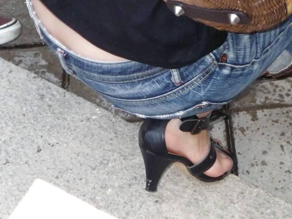 14P Japanese Candids - Feet on the Street 18