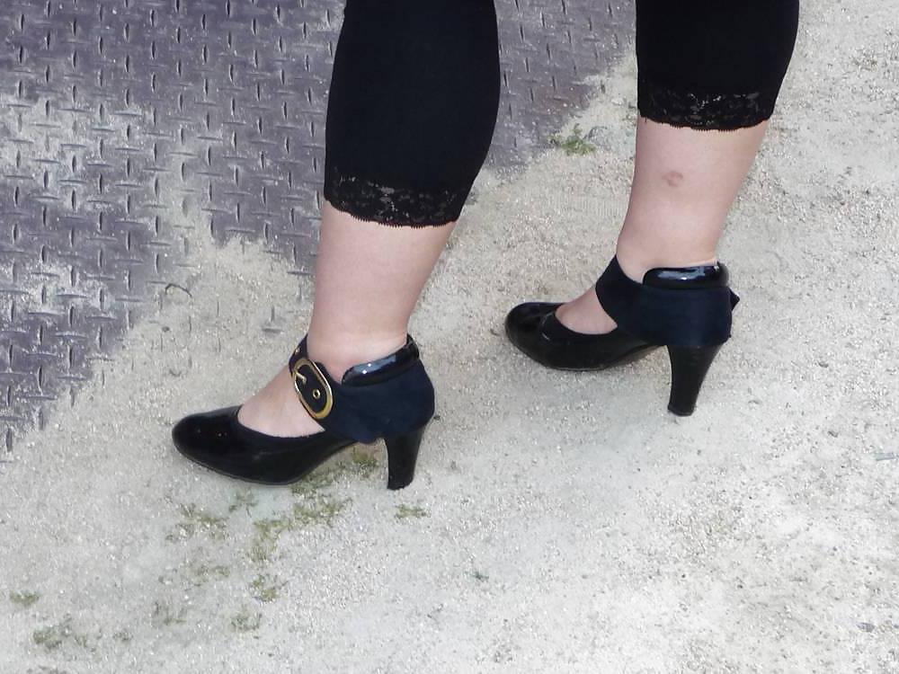 14P Japanese Candids - Feet on the Street 18