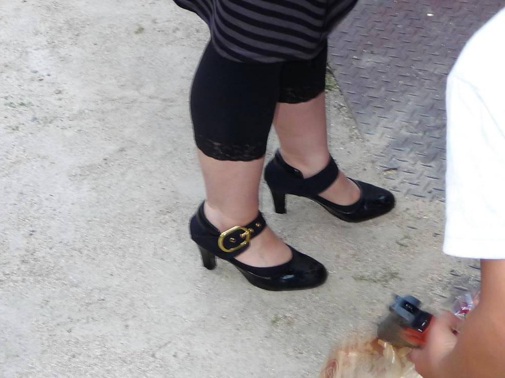 14P Japanese Candids - Feet on the Street 18