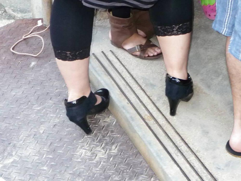 14P Japanese Candids - Feet on the Street 18