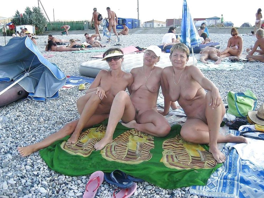 25P BIG BOOBS IN BIKINI...HOT