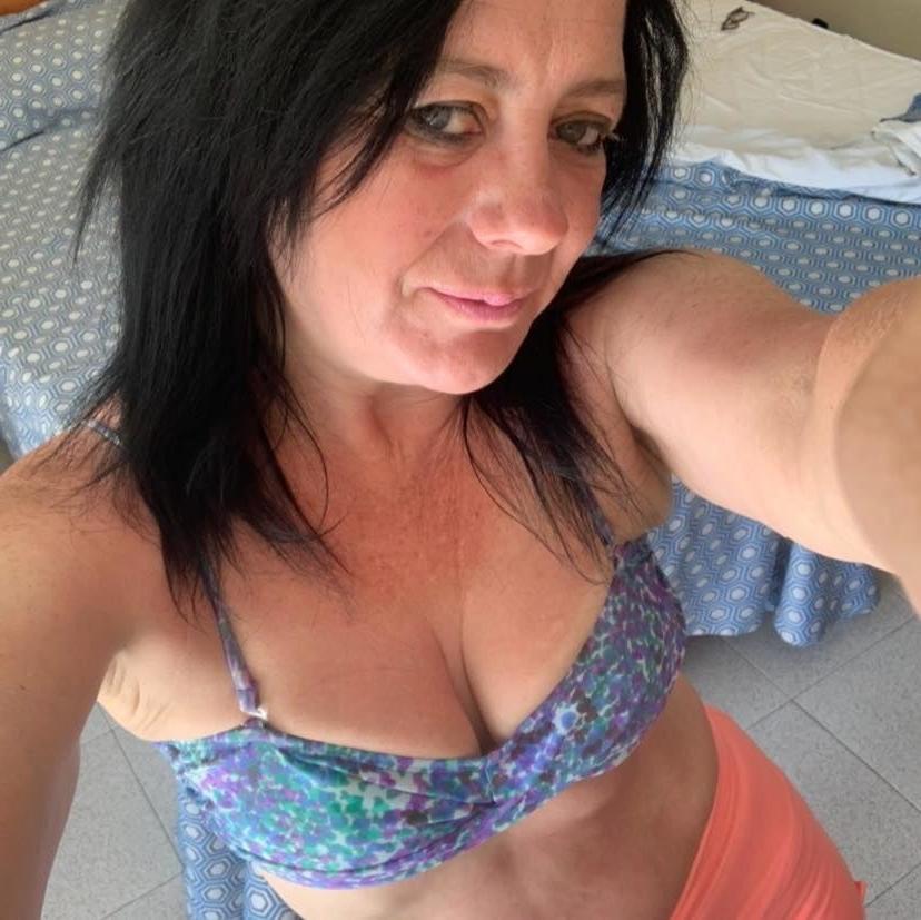 25P Mature Women in Bikinis (set 2)