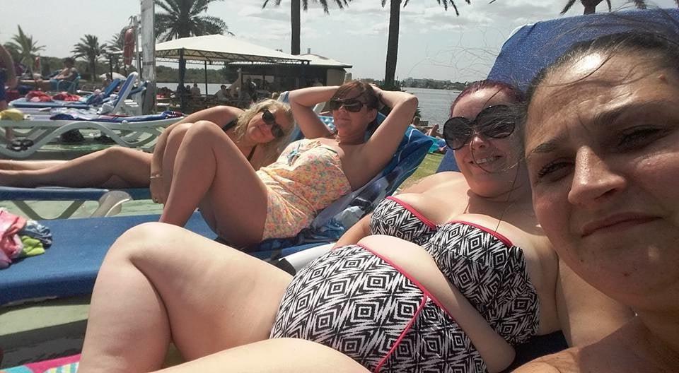 25P Mature Women in Bikinis (set 2)