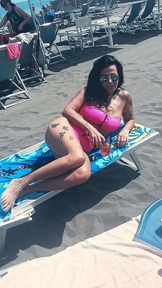 25P Mature Women in Bikinis (set 2)
